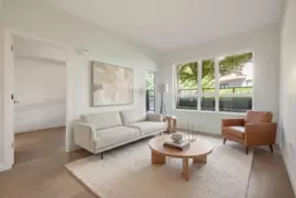 218 3220 Connaught Crescent, North Vancouver, BC