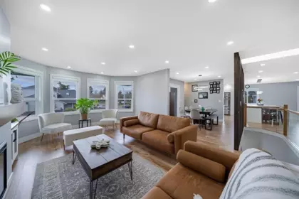 Family Room Photo of 9482 153 Street, Surrey, BC