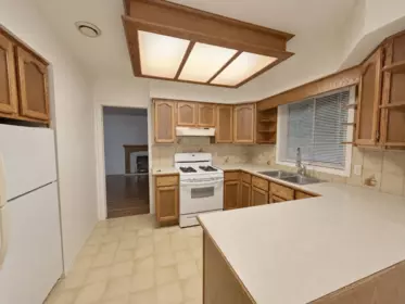 Kitchen Photo of 9493 Fletcher Street, Chilliwack, BC