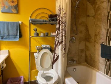 Primary Bathroom Photo of 110 9175 Mary Street, Chilliwack, BC