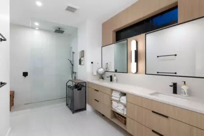 Hallway Photo of 255 Sandringham Crescent, North Vancouver, BC