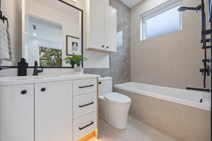 Entry Foyer Photo of 1 2070 E 26th Avenue, Vancouver, BC