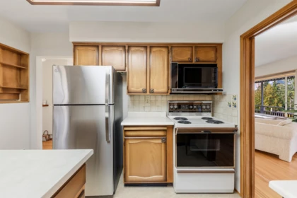 Kitchen Island Photo of 1541 Howard Avenue, Burnaby, BC