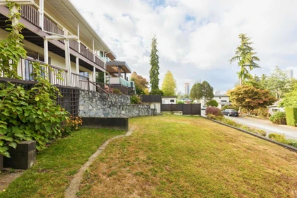 Office / Den Photo of 1541 Howard Avenue, Burnaby, BC