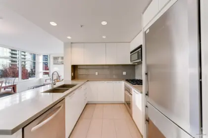 306 4880 Bennett Street, Burnaby, BC, Burnaby — Apartment/Condo for sale