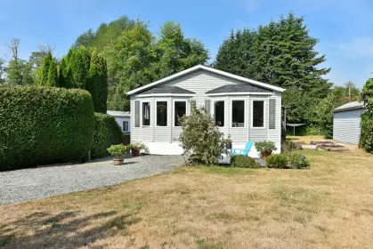 67 1413 Sunshine Coast Highway, Gibsons, BC, Gibsons — Manufactured Home for sale