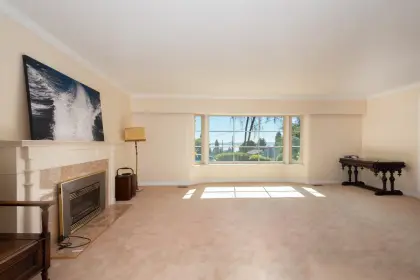 1985 Queens Avenue, West Vancouver, BC, West vancouver — Single Family Residence for sale