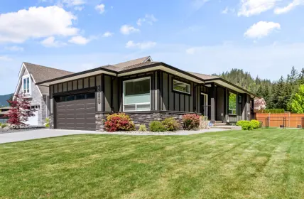 65741 Valley View Place, Hope, BC, Hope — Single Family Residence for sale