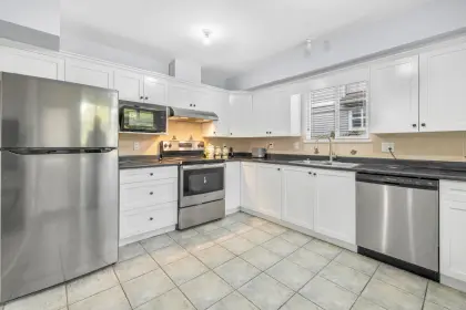 11 12128 68 Avenue, Surrey, BC, Surrey — Townhouse for sale