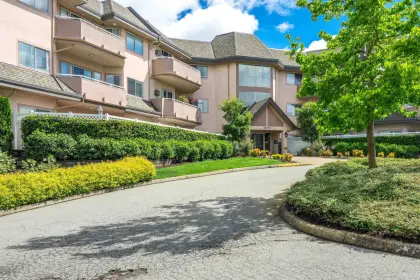 102 21975 49 Avenue, Langley, BC, Langley — Apartment/Condo for sale