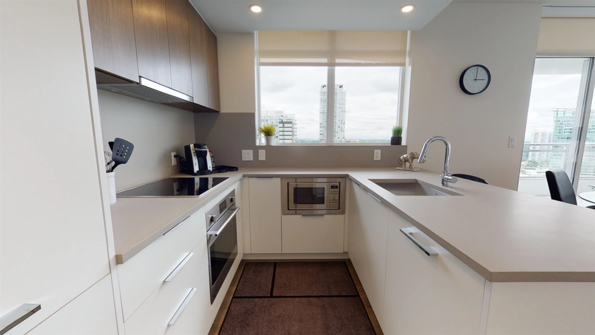 Kitchen Photo of 2405 13318 104th Avenue, Surrey, BC