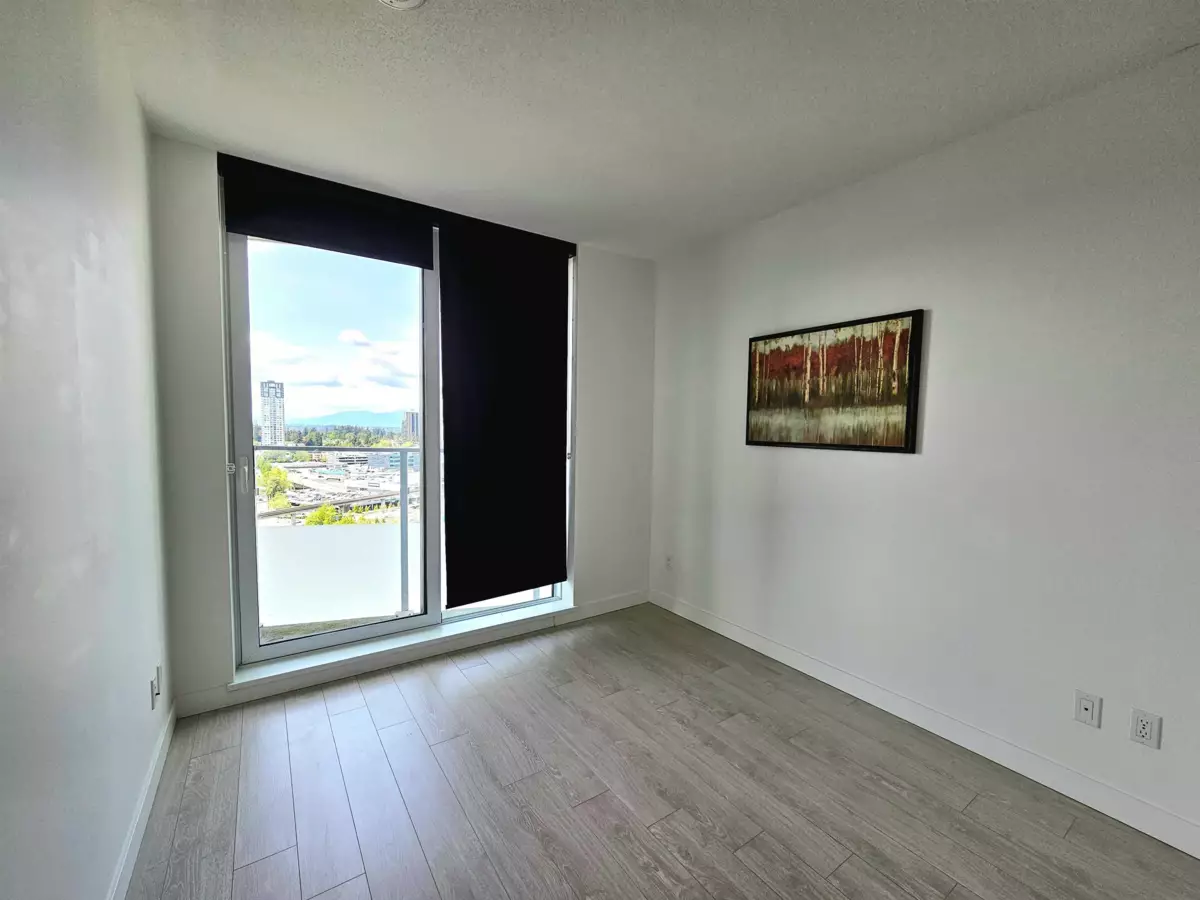 Primary Bathroom Photo of 2103 9887 Whalley Boulevard, Surrey, BC