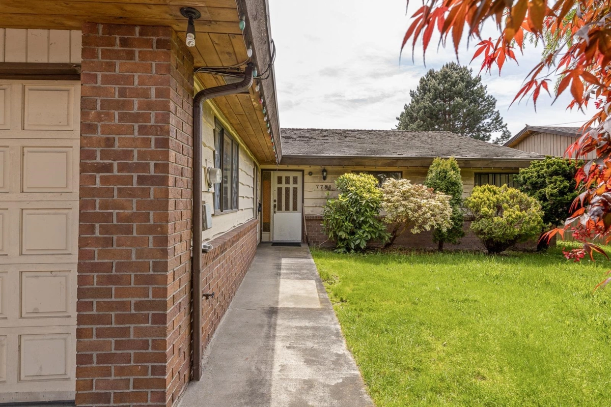 Family Room Photo of 7780 Acheson Road, Richmond, BC