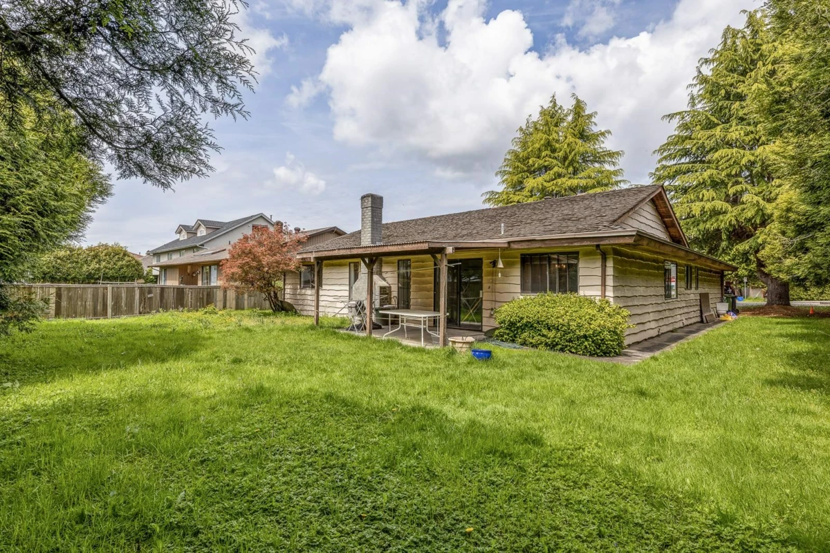 Hallway Photo of 7780 Acheson Road, Richmond, BC