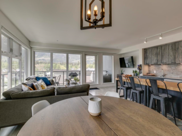 401 38013 Third Avenue, Squamish, BC, Squamish — Apartment/Condo for sale