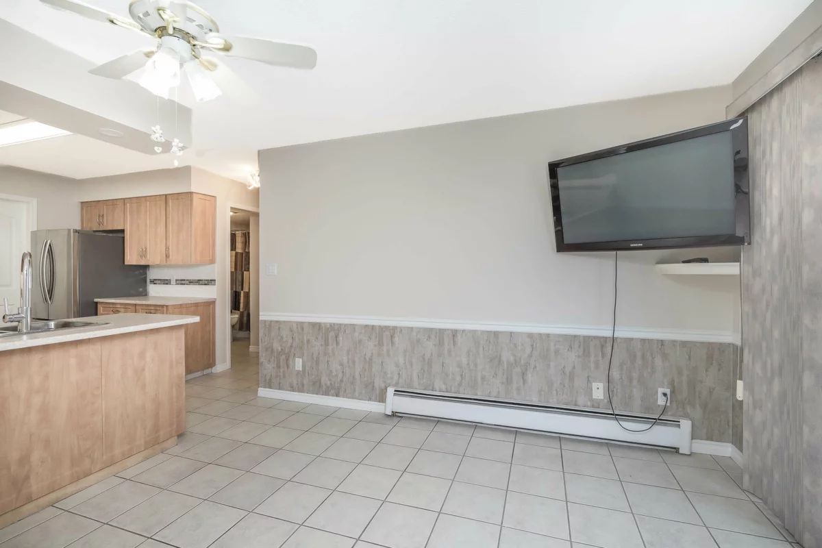 Bedroom 2 Photo of 209 32145 Old Yale Road, Abbotsford, BC