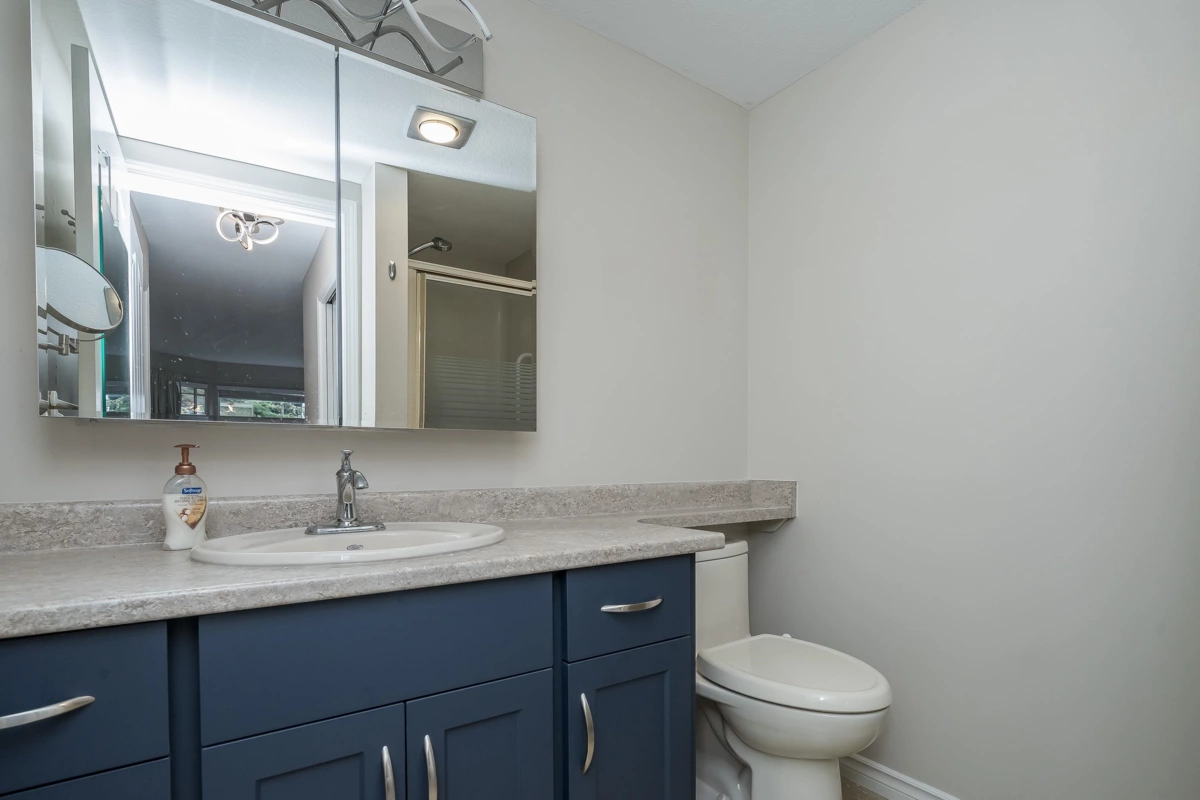 Entry Foyer Photo of 209 32145 Old Yale Road, Abbotsford, BC
