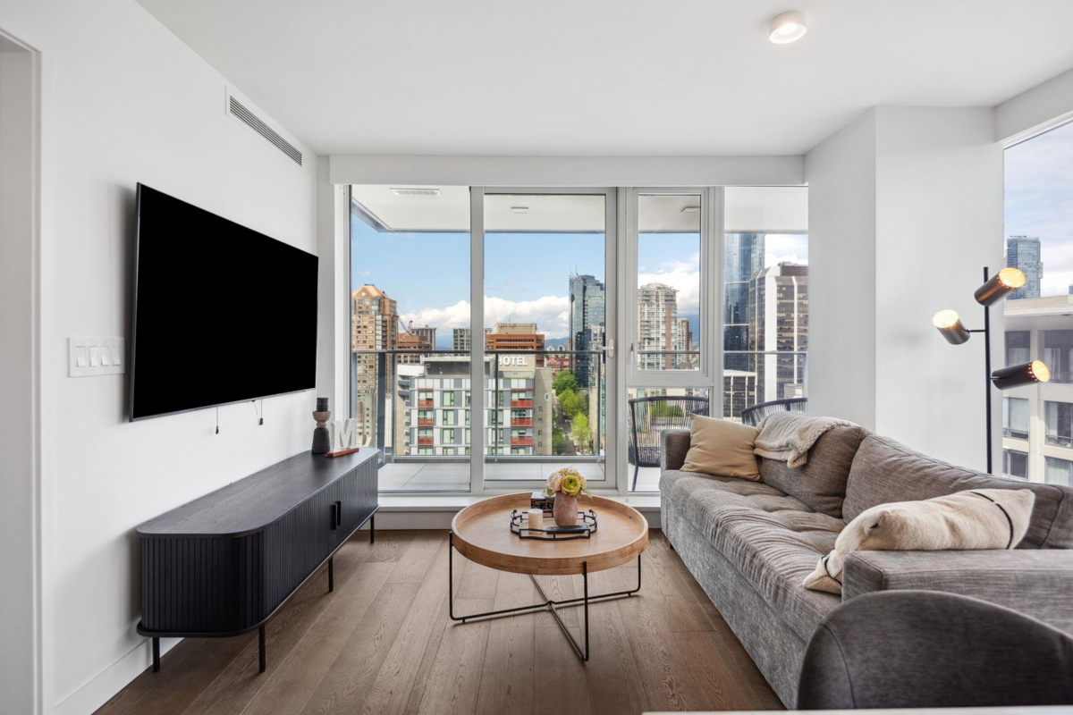 Dining Area Photo of 2002 1111 Richards Street, Vancouver, BC