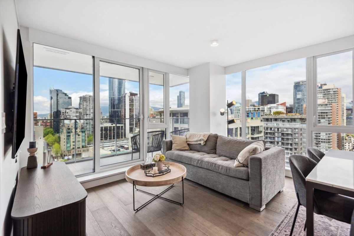 Dining Area Photo of 2002 1111 Richards Street, Vancouver, BC