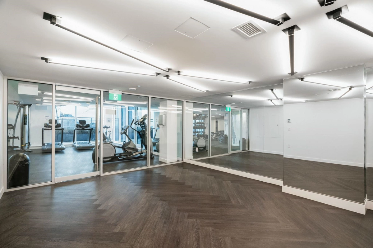 Swimming Pool Photo of 2002 1111 Richards Street, Vancouver, BC