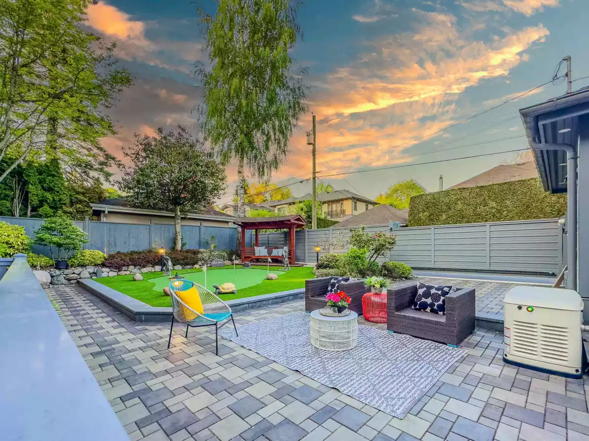 Hot Tub / Spa Photo of 6038 Marguerite Street, Vancouver, BC