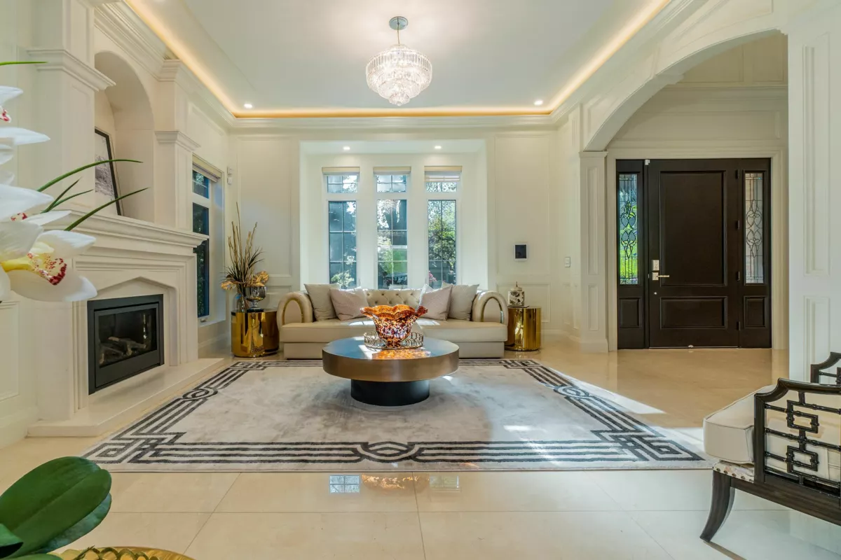 Kitchen Island Photo of 6038 Marguerite Street, Vancouver, BC