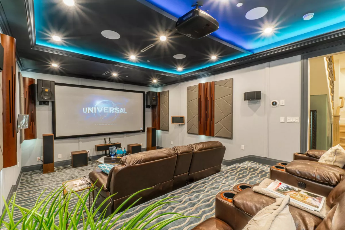 Swimming Pool Photo of 6038 Marguerite Street, Vancouver, BC