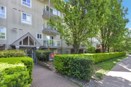 111 8110 120a Street, Surrey, BC, Surrey — Apartment/Condo for sale