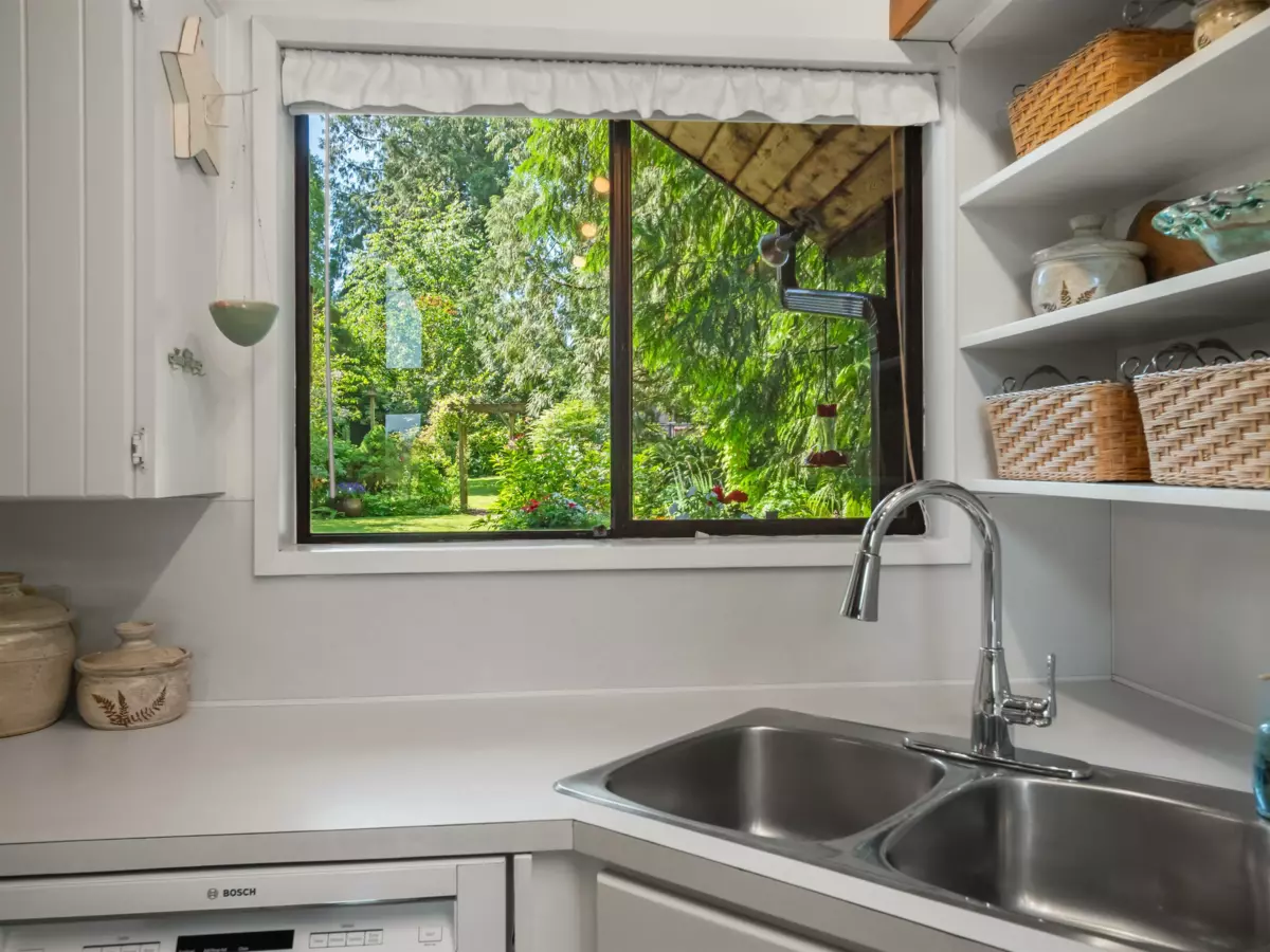 Living Room Photo of 20560 48 Avenue, Langley, BC