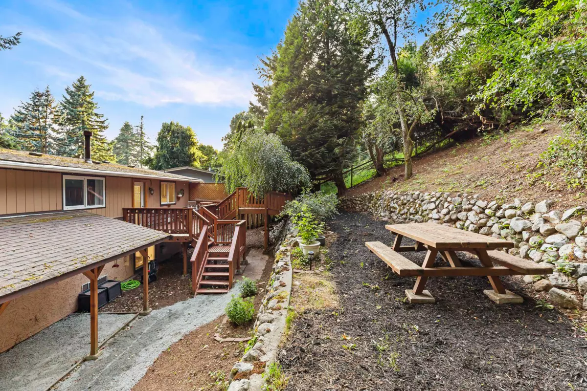 Kitchen Photo of 8258 Viola Place, Mission, BC
