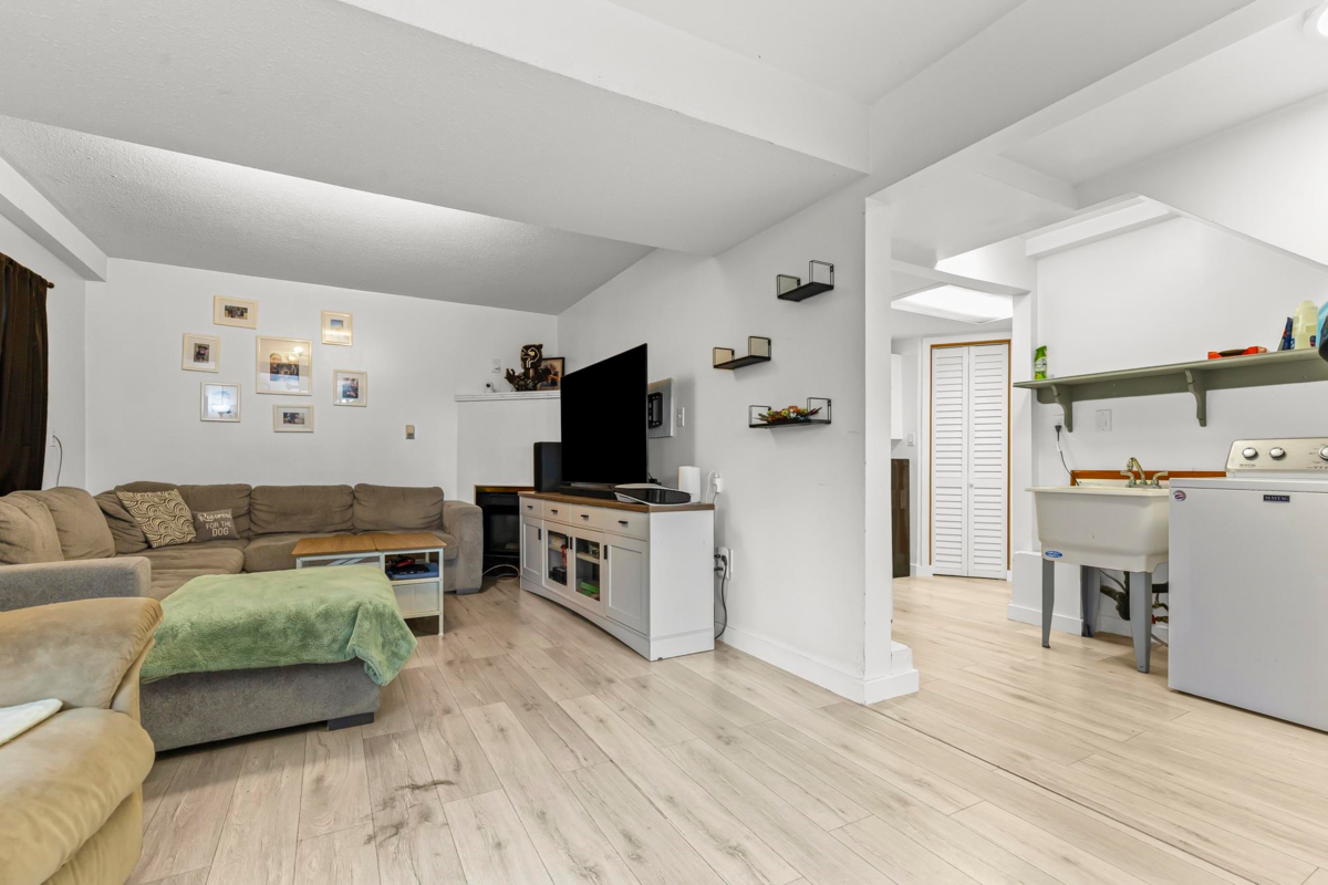 Swimming Pool Photo of 8258 Viola Place, Mission, BC