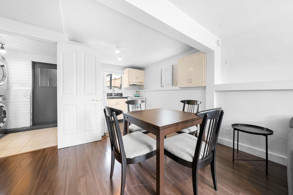 Backyard Photo of 530 W 14th Street, North Vancouver, BC