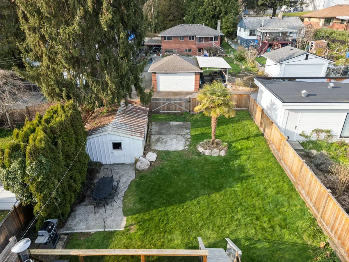 Kitchen Photo of 530 W 14th Street, North Vancouver, BC