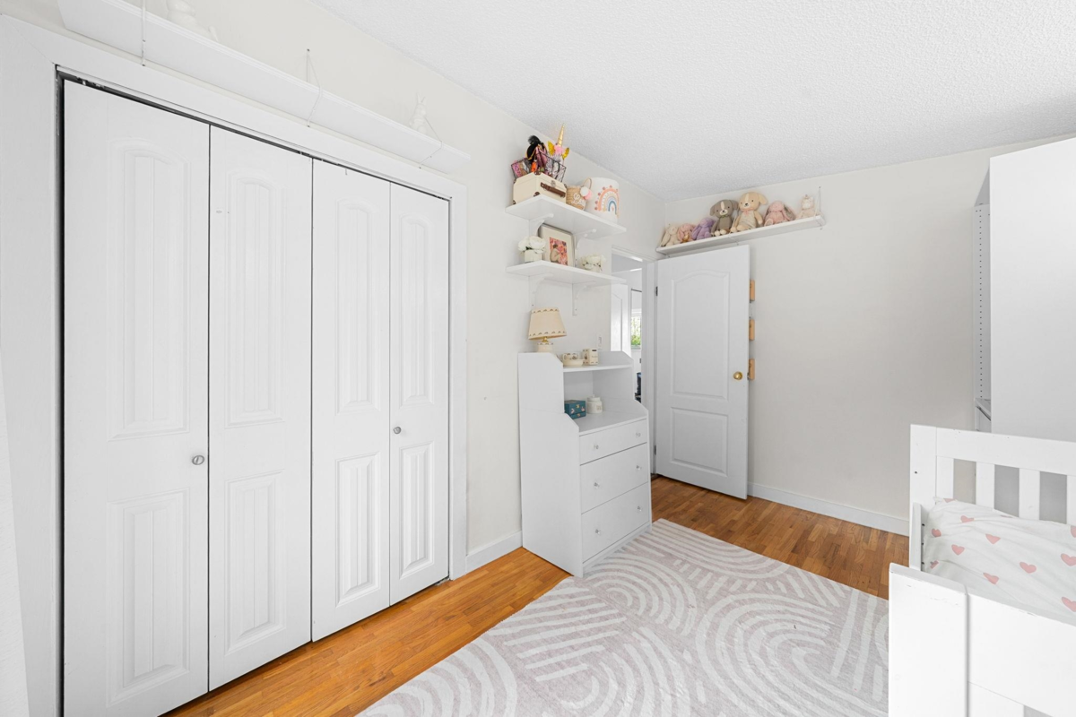 Powder Room Photo of 530 W 14th Street, North Vancouver, BC