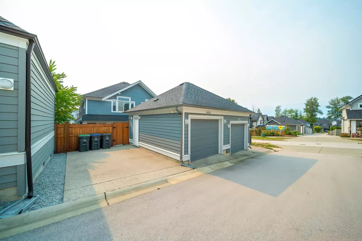 Breakfast Nook Photo of 16511 21 Avenue, Surrey, BC