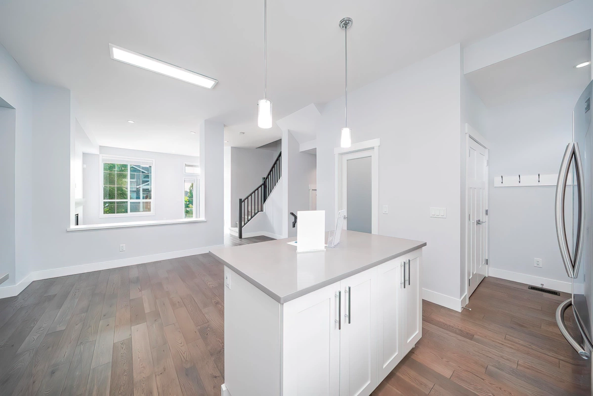 Entry Foyer Photo of 16511 21 Avenue, Surrey, BC