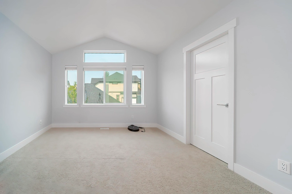 Garden / Landscaping Photo of 16511 21 Avenue, Surrey, BC