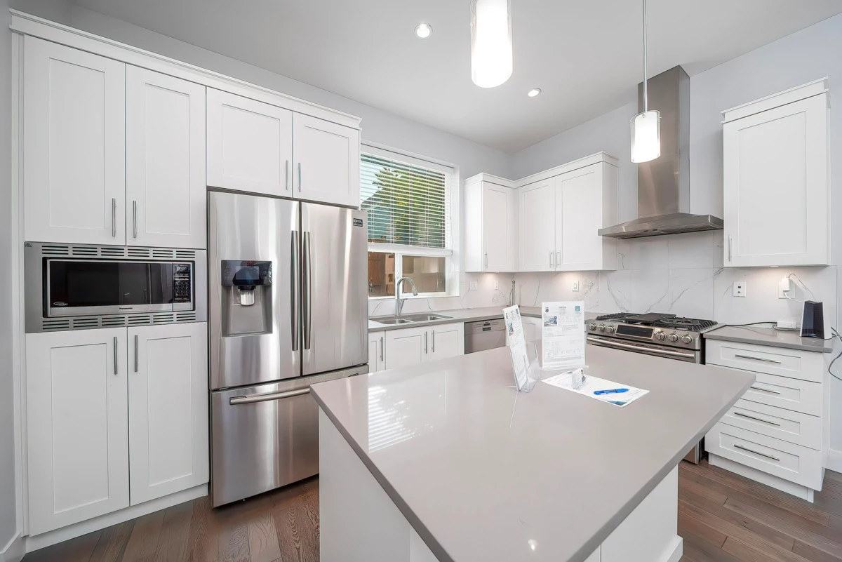 Laundry Room Photo of 16511 21 Avenue, Surrey, BC