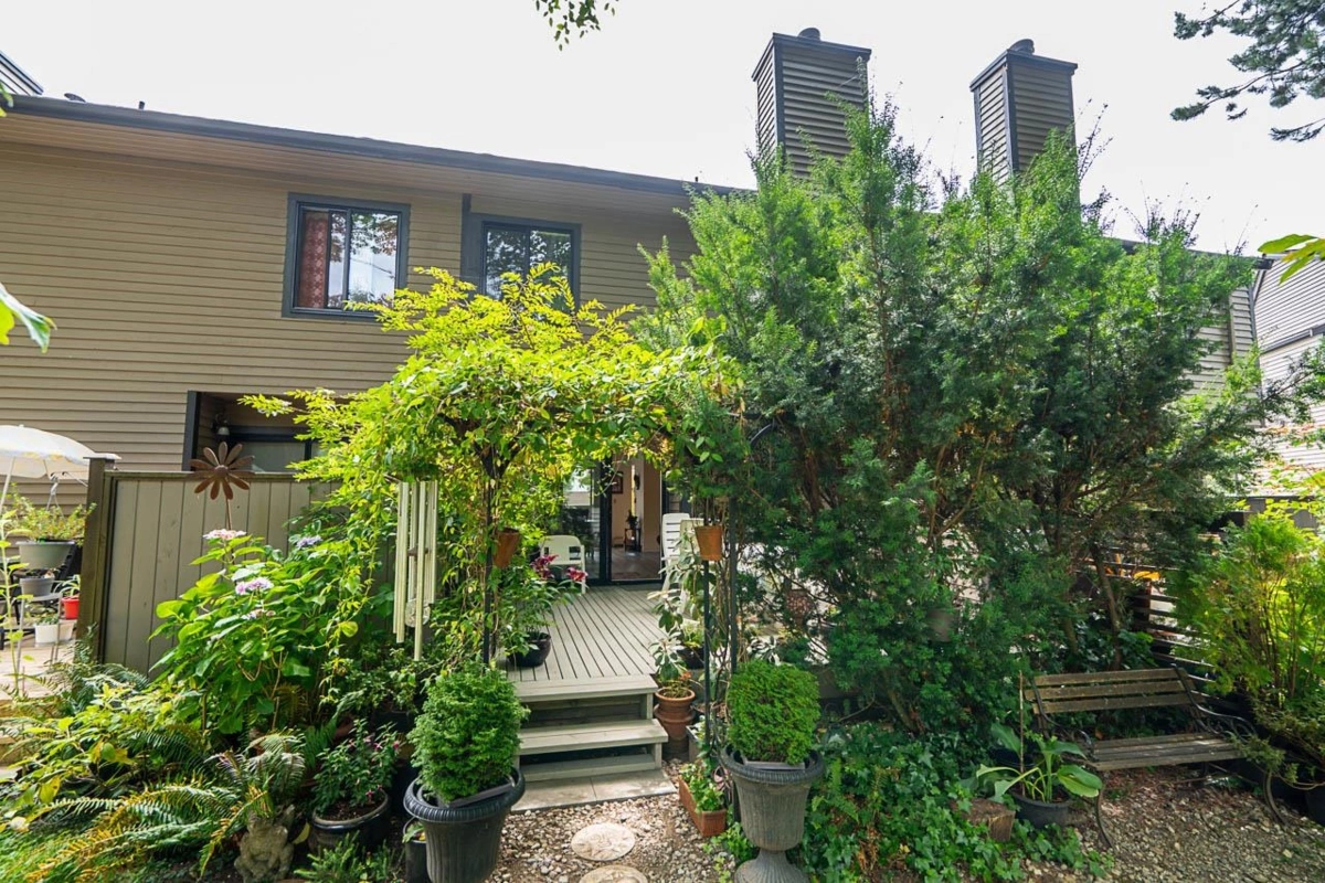 Outdoor Kitchen Photo of 8531 Timber Court, Burnaby, BC