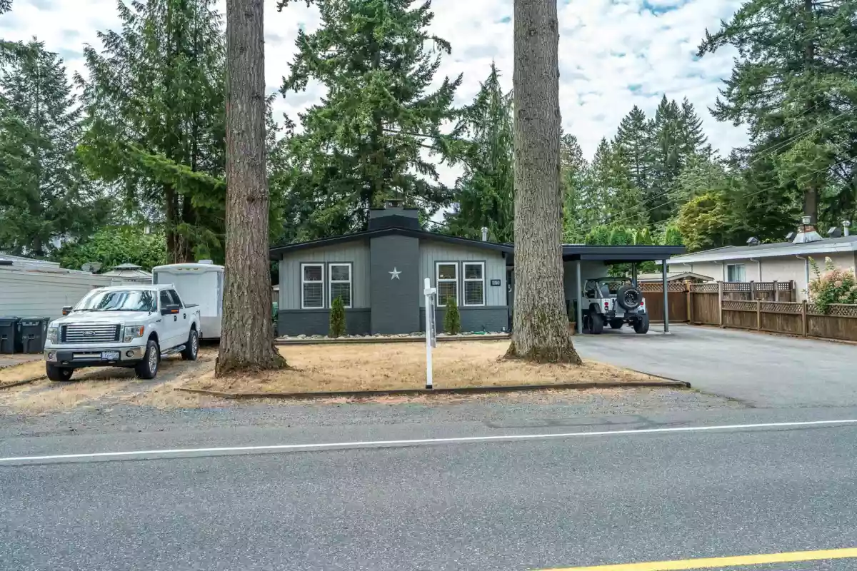 Family Room Photo of 20278 42 Avenue, Langley, BC