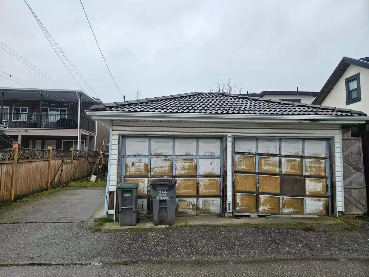 Family Room Photo of 912 E 57th Avenue, Vancouver, BC