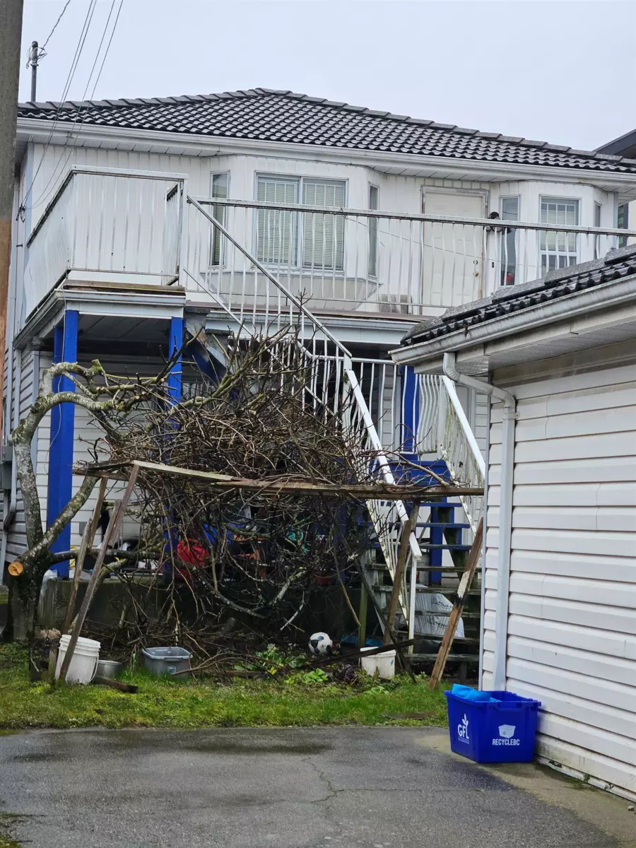 Living Room Photo of 912 E 57th Avenue, Vancouver, BC