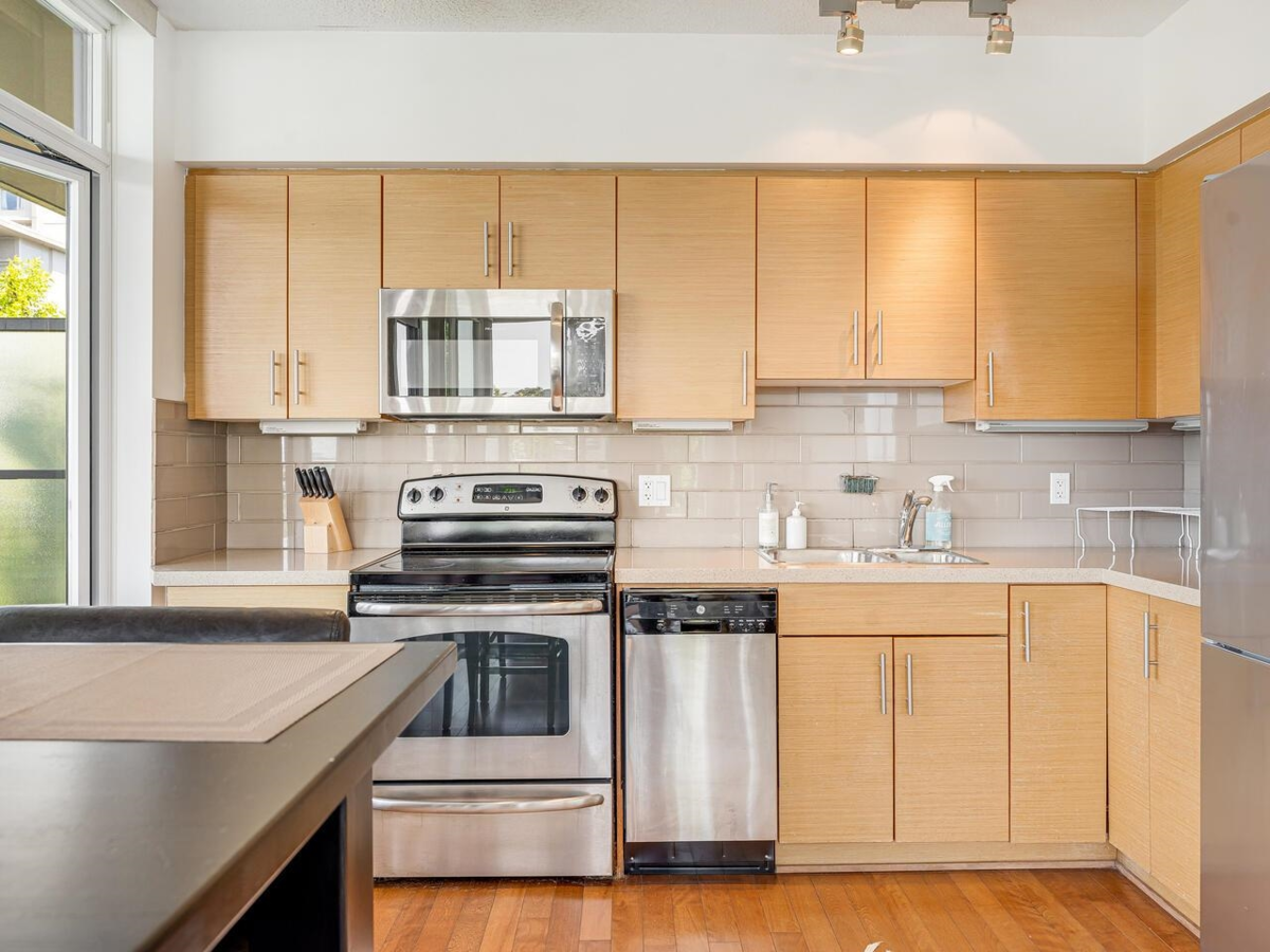 Kitchen Island Photo of 510 9009 Cornerstone Mews, Burnaby, BC
