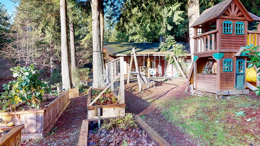 Fitness Center Photo Near 24 1131 Emery Road, Roberts Creek, BC