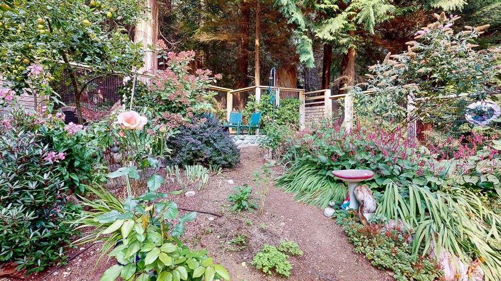 Front Yard Photo of 24 1131 Emery Road, Roberts Creek, BC