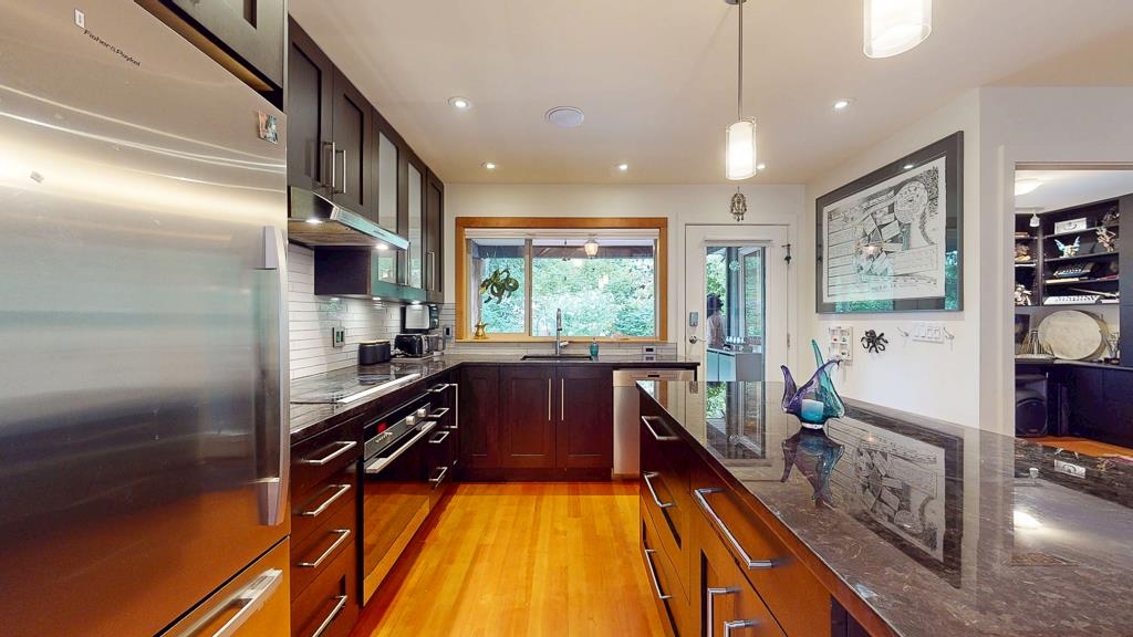 Kitchen Island Photo of 24 1131 Emery Road, Roberts Creek, BC