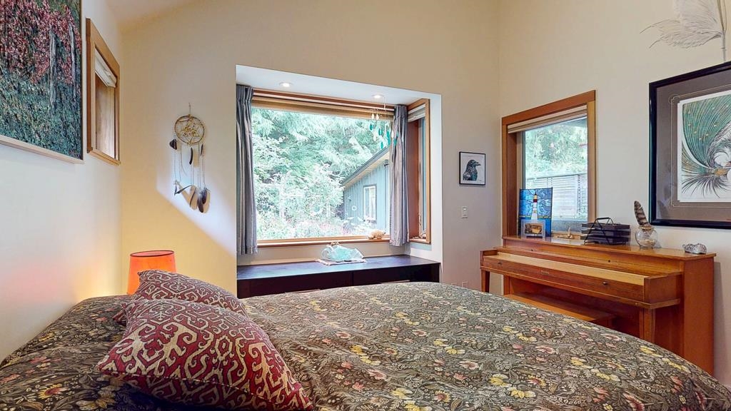 Primary Bathroom Photo of 24 1131 Emery Road, Roberts Creek, BC