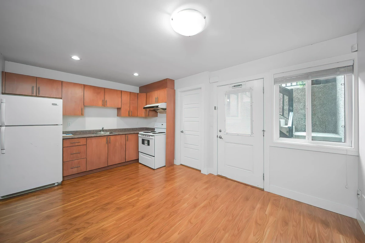 Outdoor Kitchen Photo of 7418 Stanley Street, Burnaby, BC