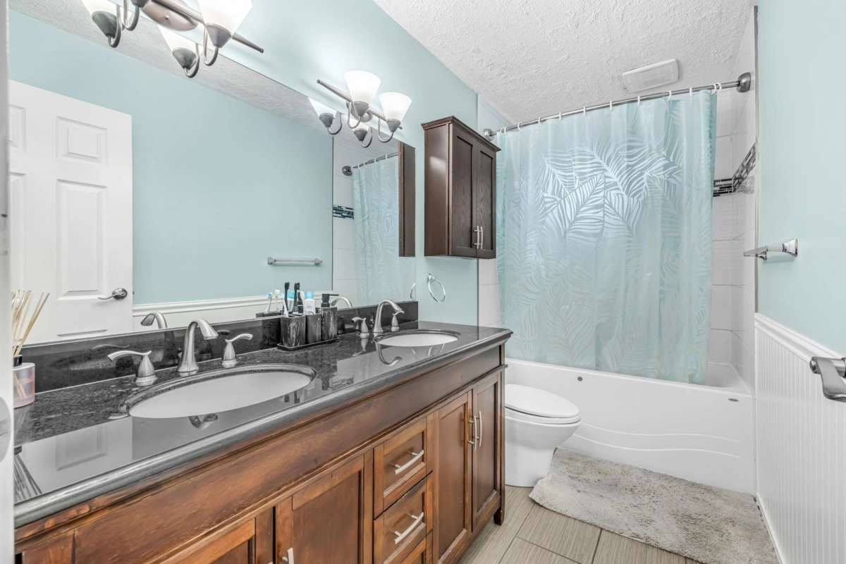 Office / Den Photo of 6346 183 Street, Surrey, BC