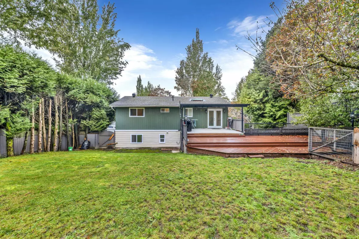 Swimming Pool Photo of 6346 183 Street, Surrey, BC